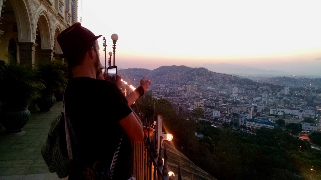 Livestreaming above Penha
